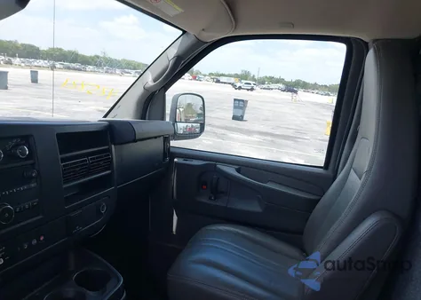 2015 Chevrolet Express 2500 Work Van z USA, uszkodzony, nr VIN 1GCWGFFF8F1220462